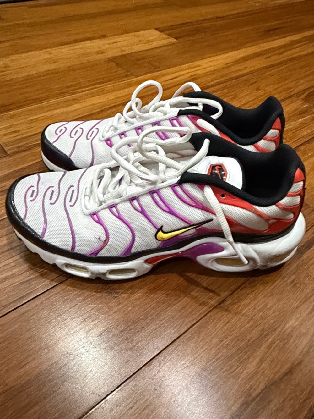 Nike women’s Air Max Plus TN DZ3671-100 7 US